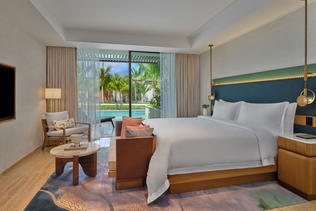 Palm Luxe Swim Out Room