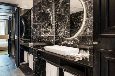 Deluxe Twin Guest Room