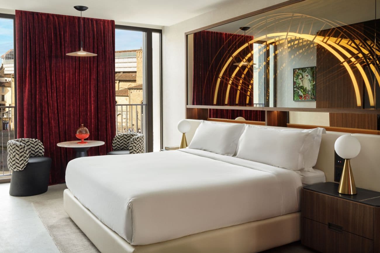 Deluxe King Blue Room