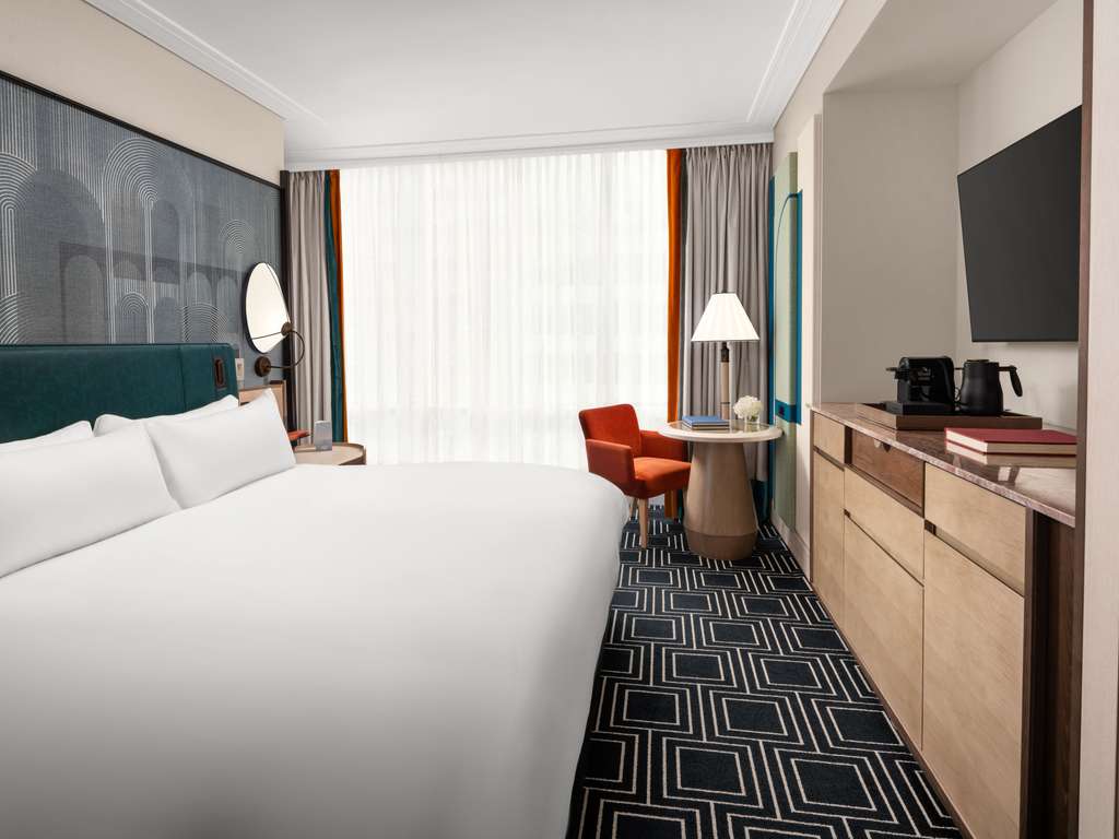 Luxury Corner Room, 1 King Bed