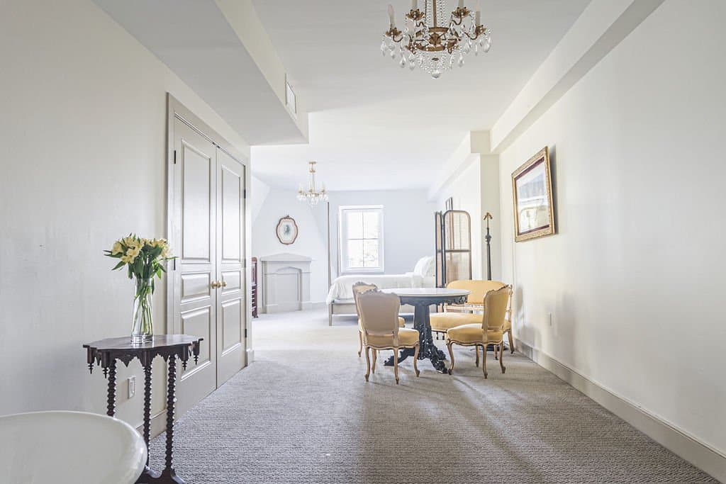 Loft Suite (Edgewood Mansion)