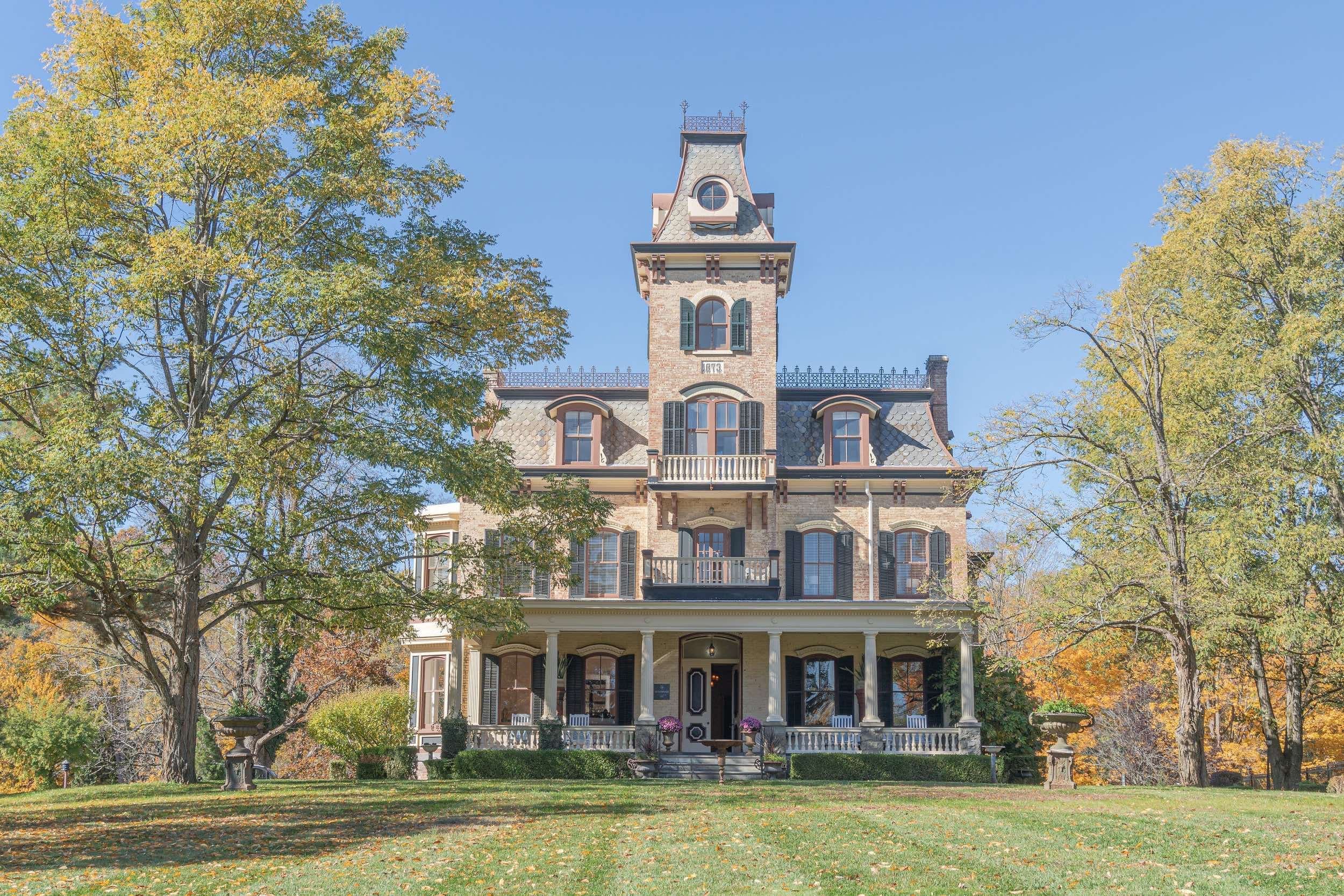 Edgewood Suite (Edgewood Mansion)