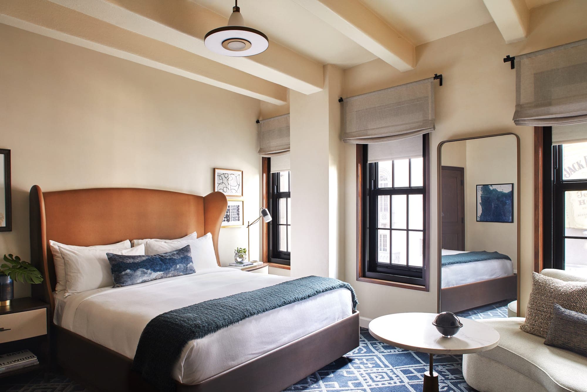 1 Bedroom Suite with 1 King Bed