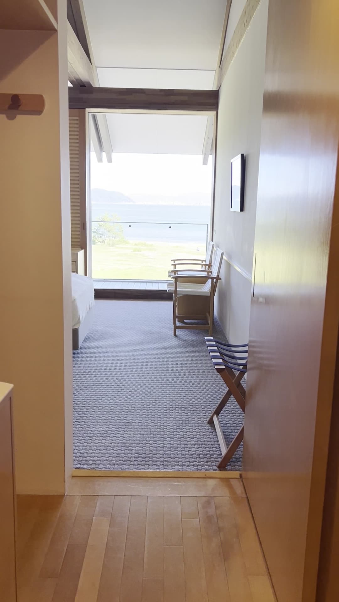 Oval Suite Room 404