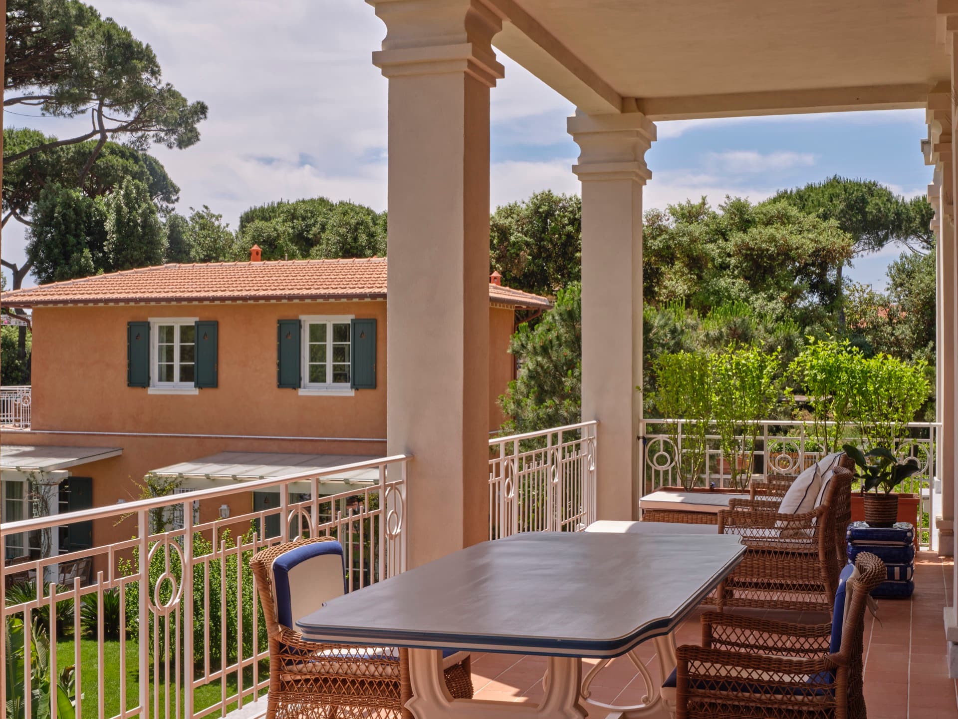 The Apuane Open Space Suite