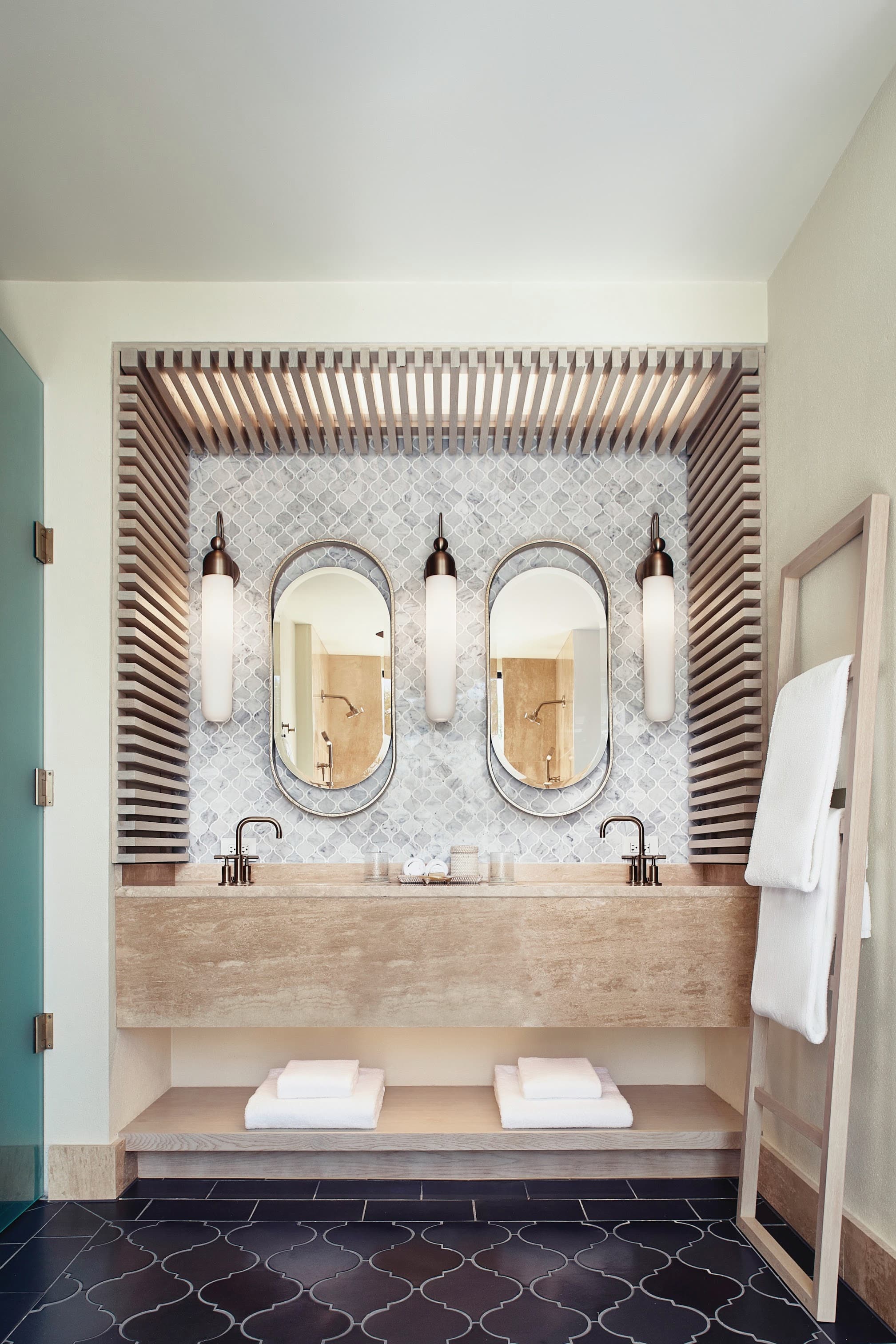 Deluxe Beachfront Twin Room