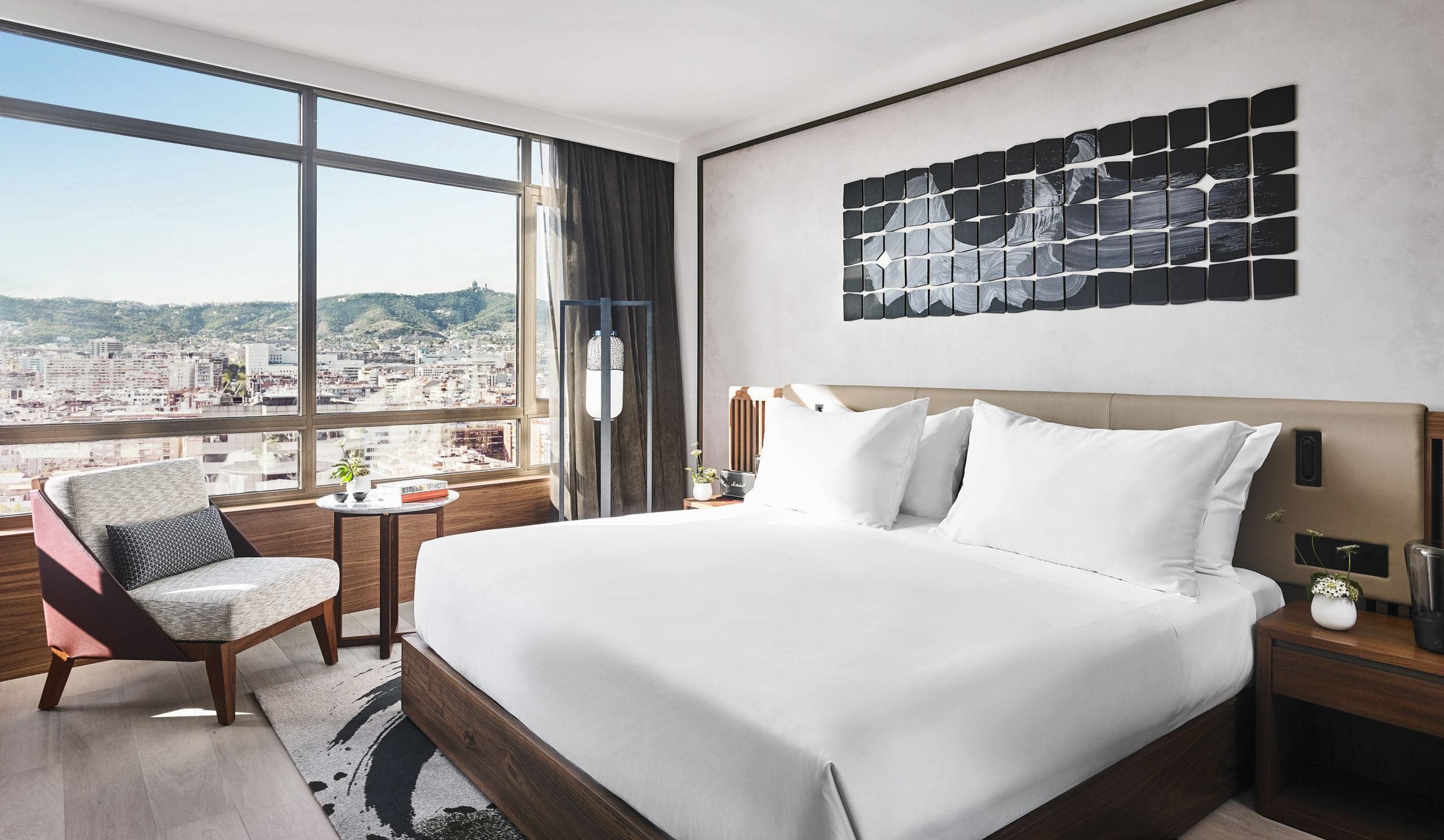 Deluxe City Room