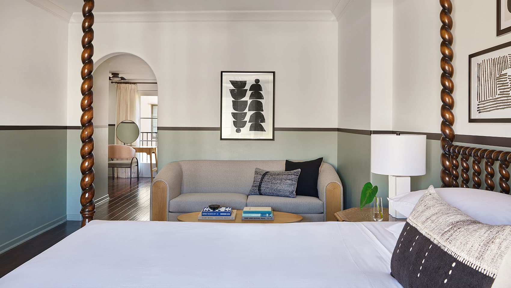 1 King Studio Suite — Juliet Balcony