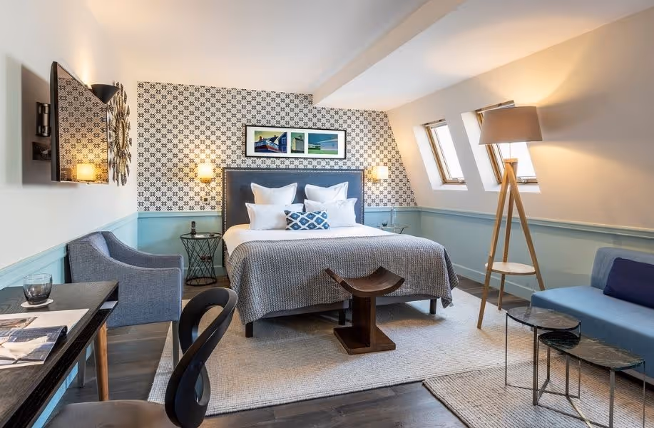 Club Boulevard Room