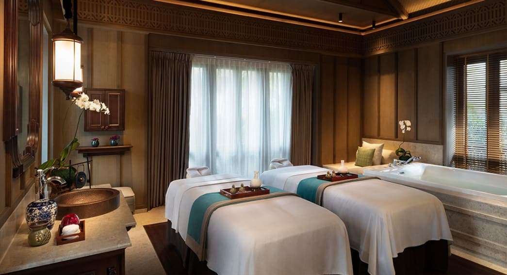 Deluxe Garden View Corner Room