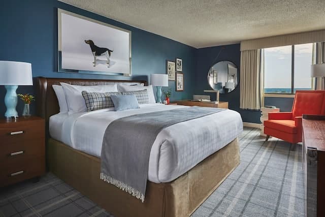 Queen Queen Room