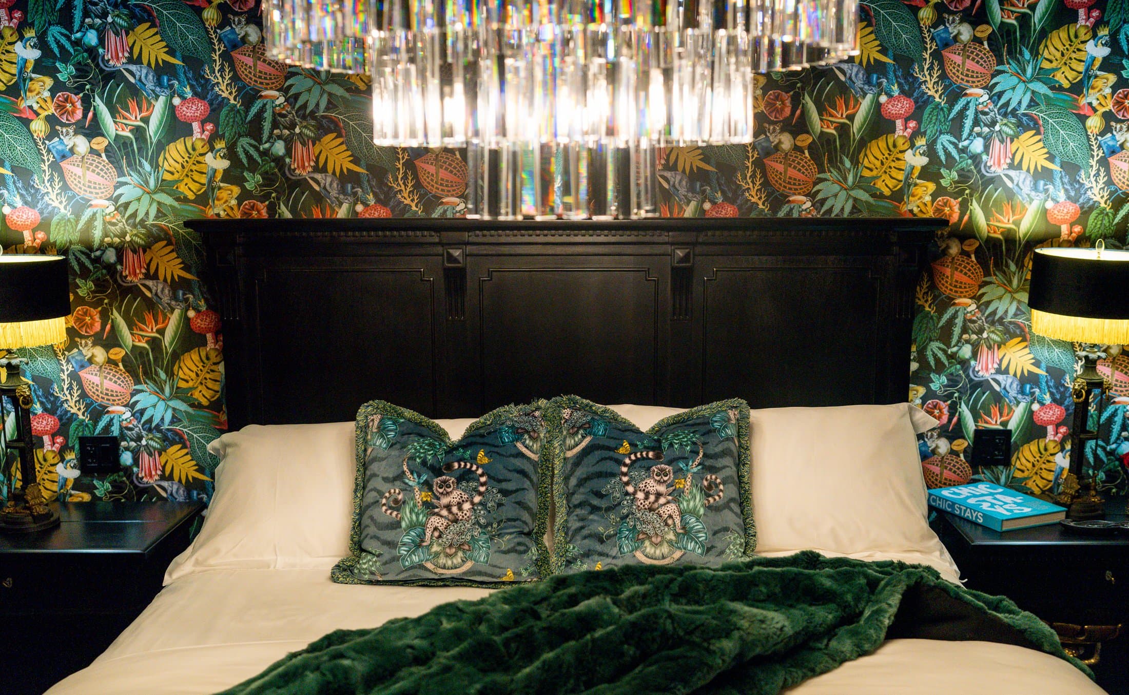 ADA King Suite (350 sq ft)