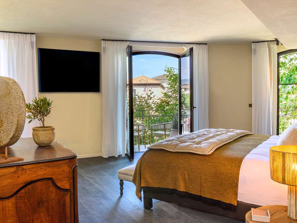 Deluxe Room with Balcony