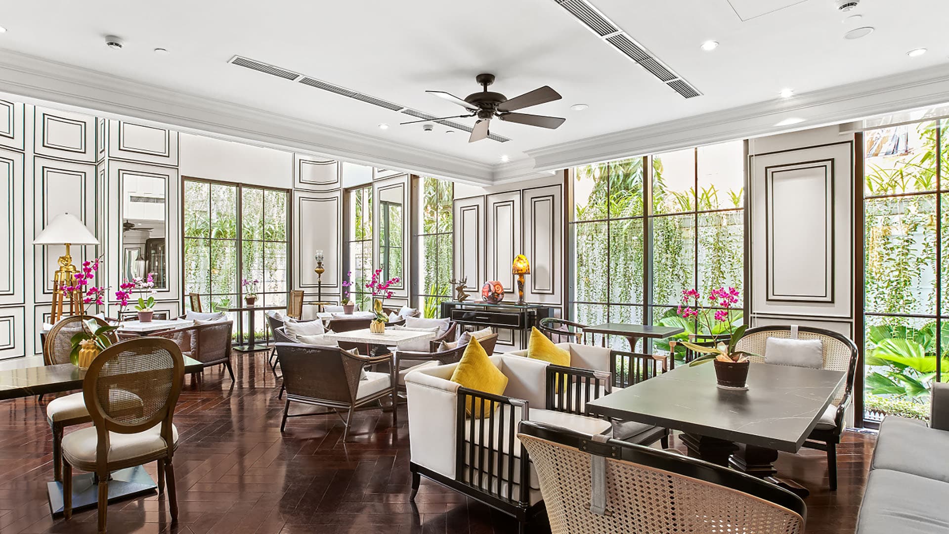 Bạch Suites Saigon