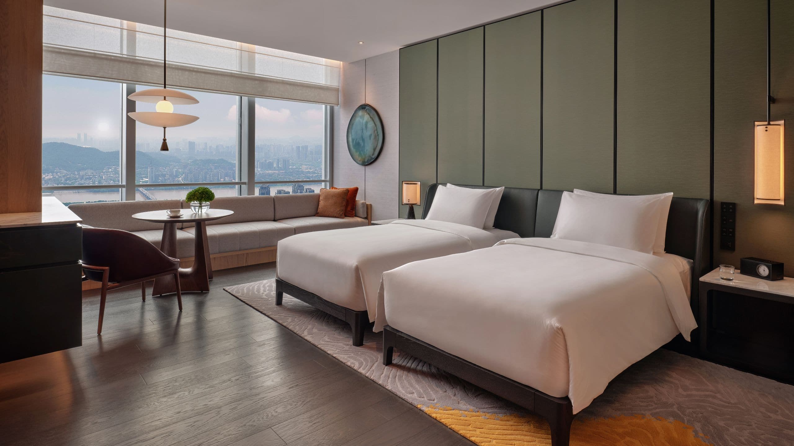 2 Twin Beds
