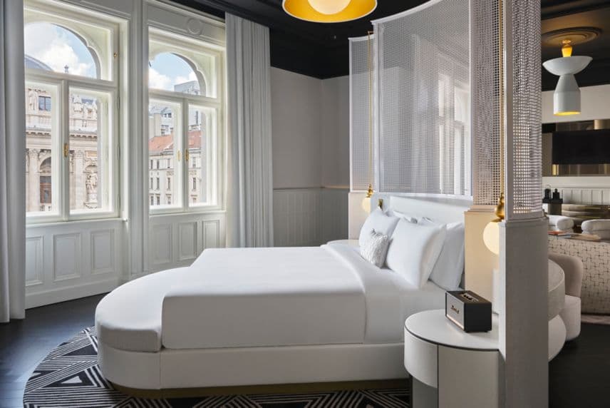 Black Swan Penthouse Suite