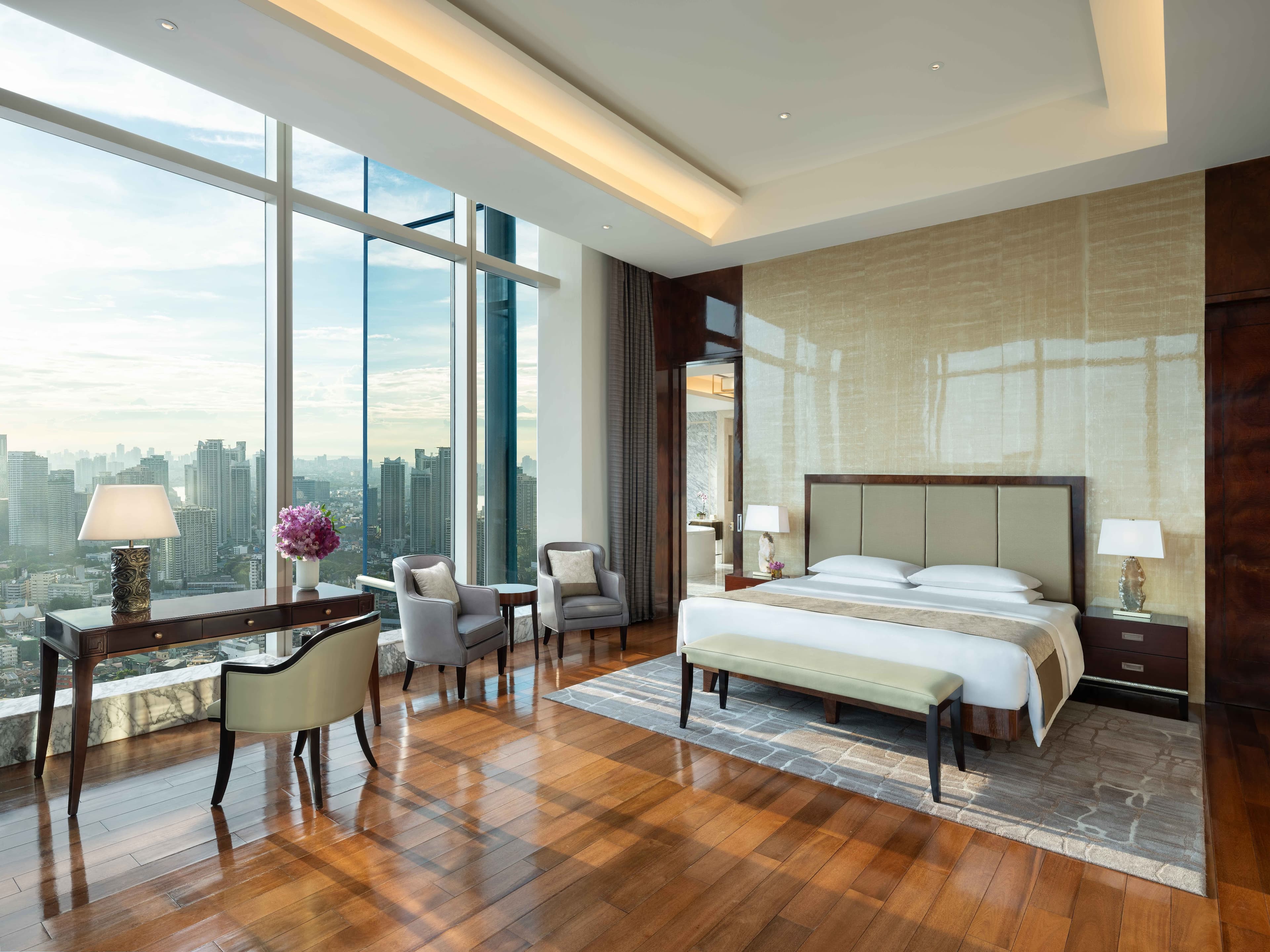1 King Bed Club Access Deluxe
