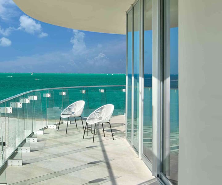 Deluxe Oceanfront King
