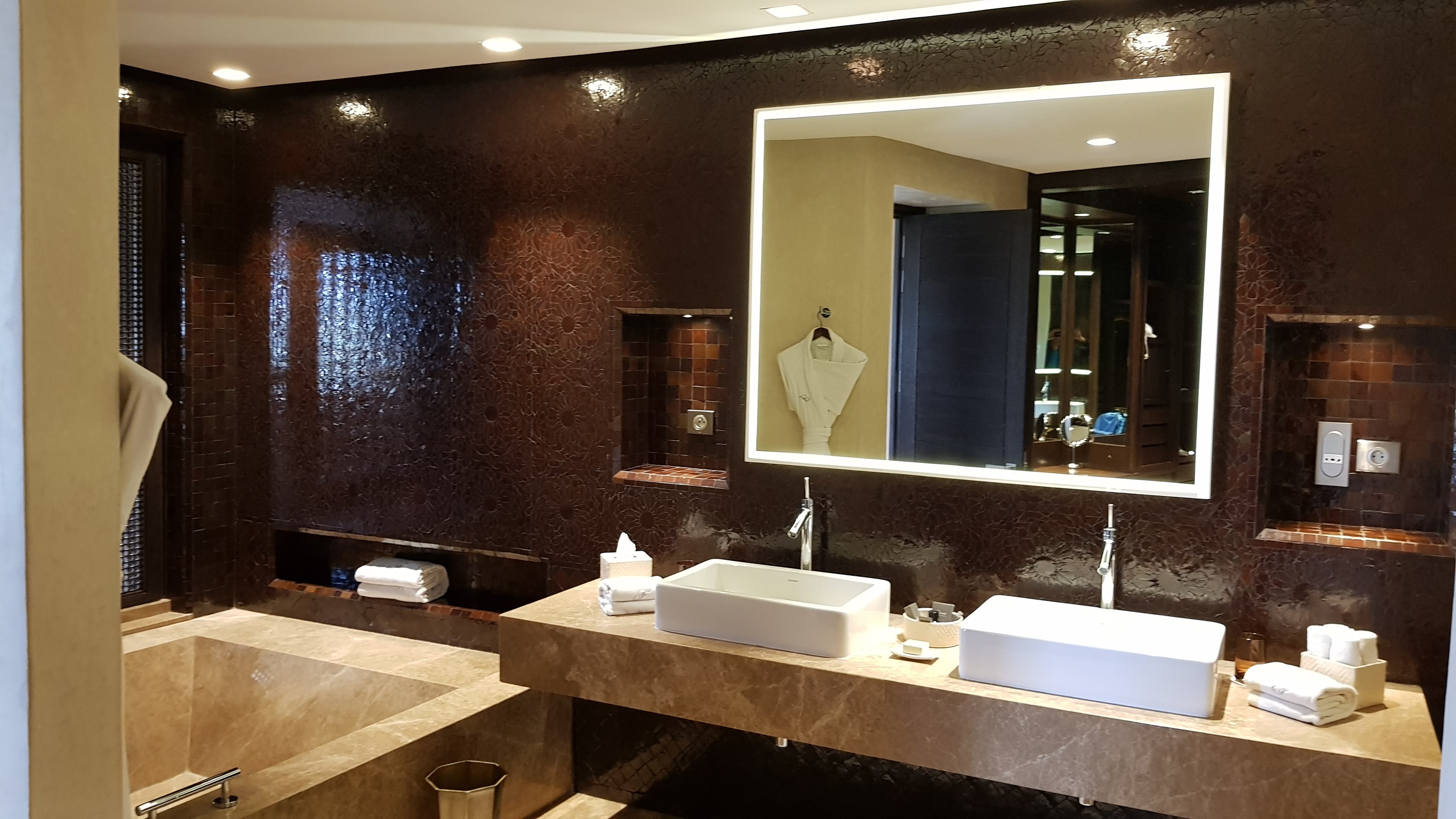 Junior Suite Atlas View