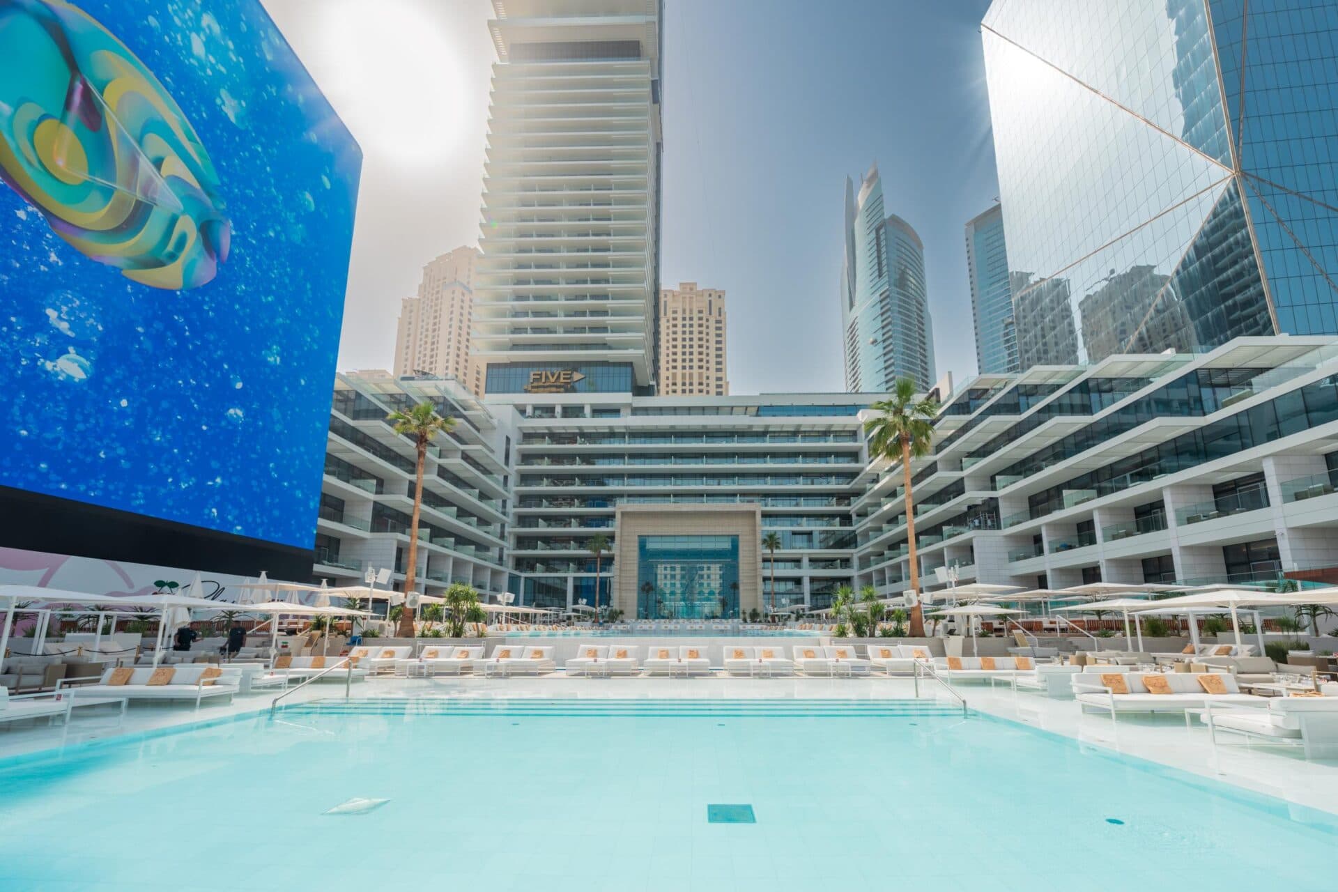 1 BED | Poolside Room w/ Pool