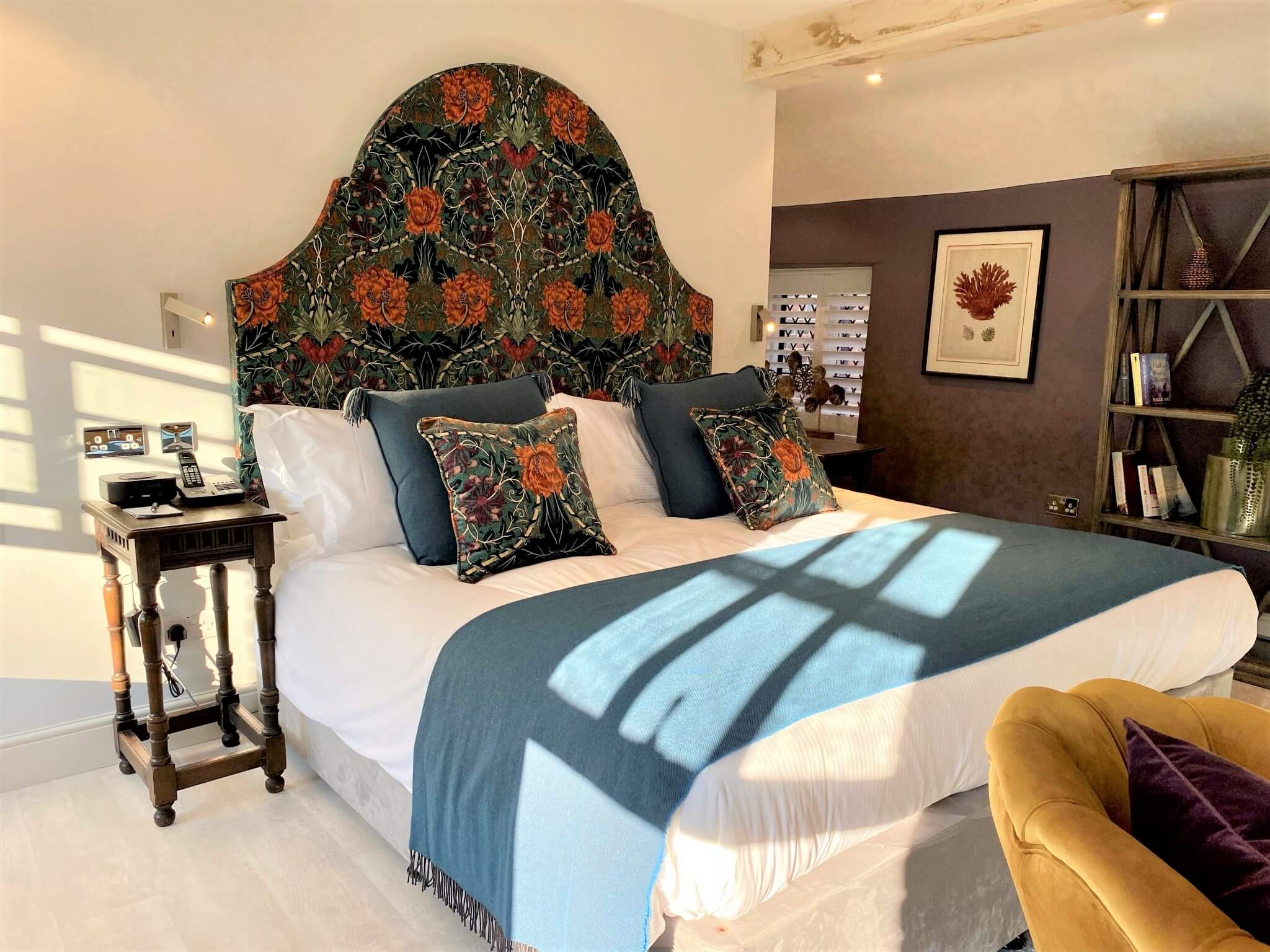 Comfy King Room (Cloisters / Coach House)