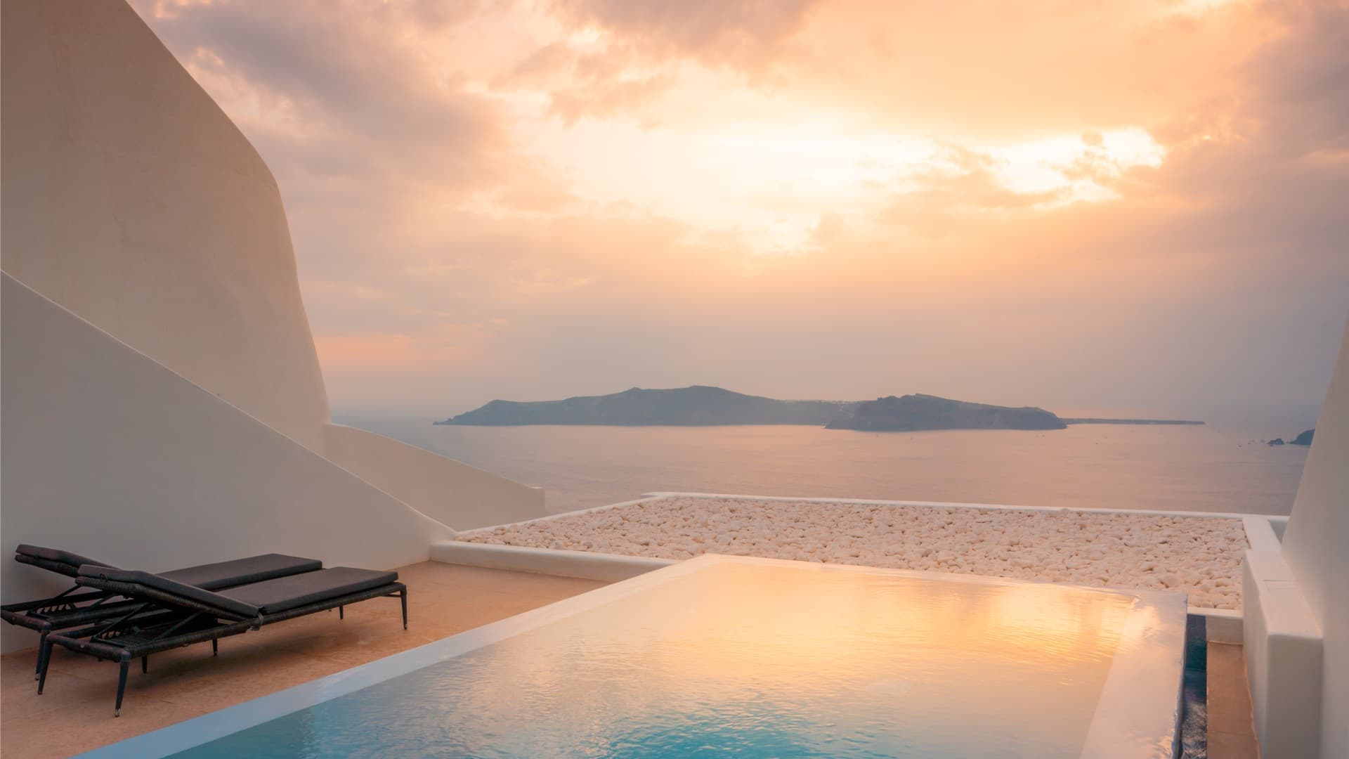 Grand Honeymoon Pool Suite