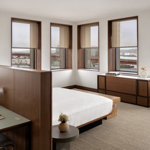 Corner King Room