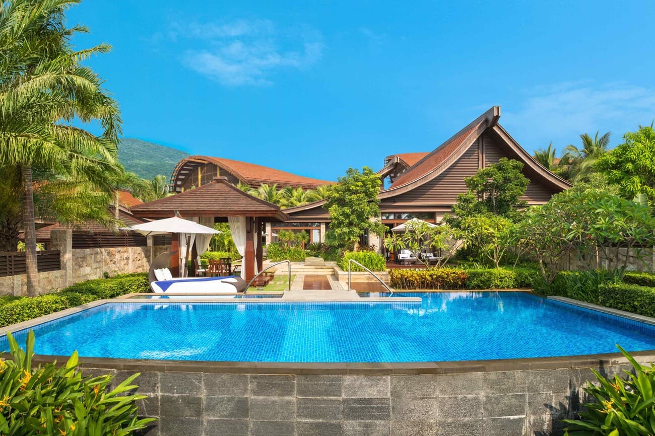 Deluxe Pool Access Room