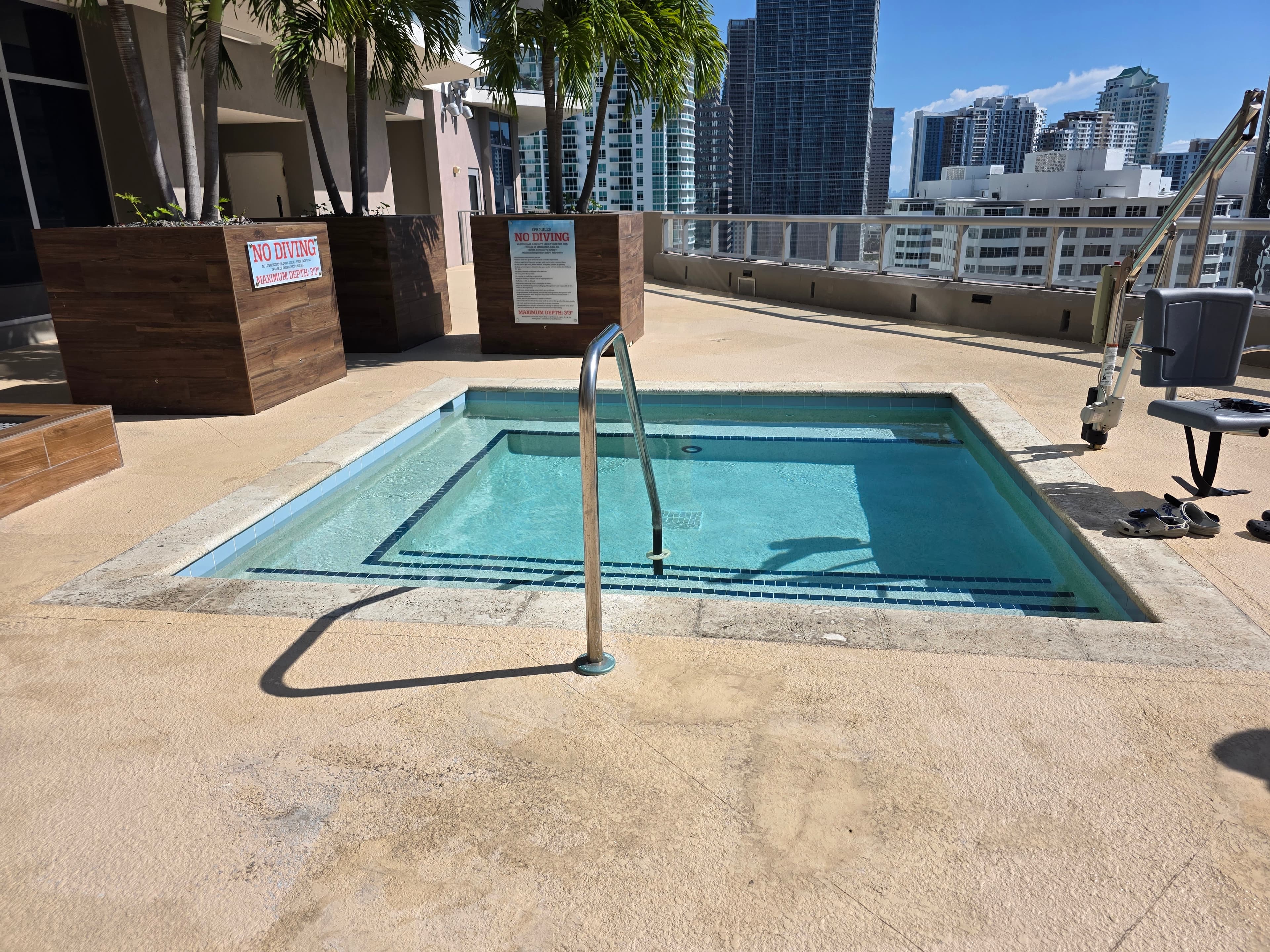 1 King Bed with Balcony