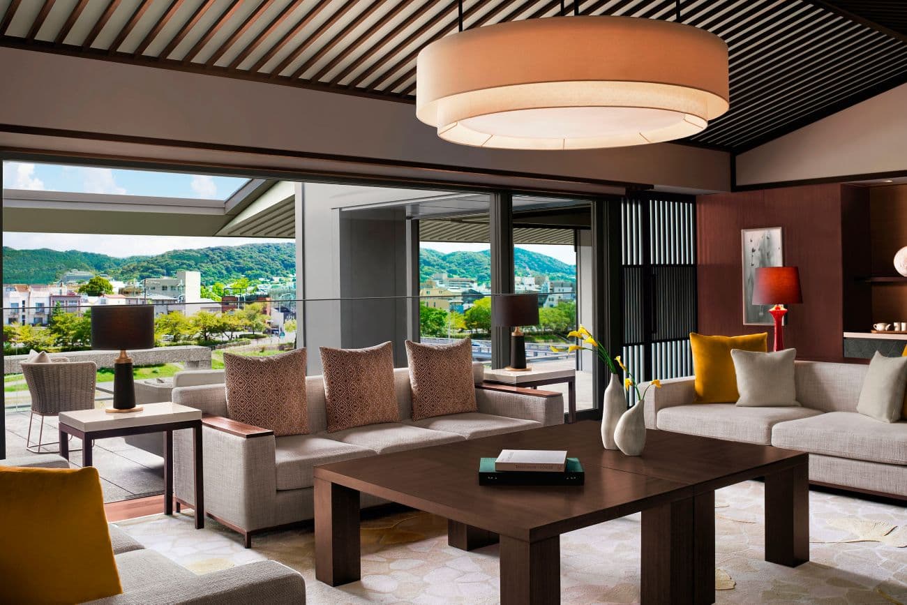 Corner Suite