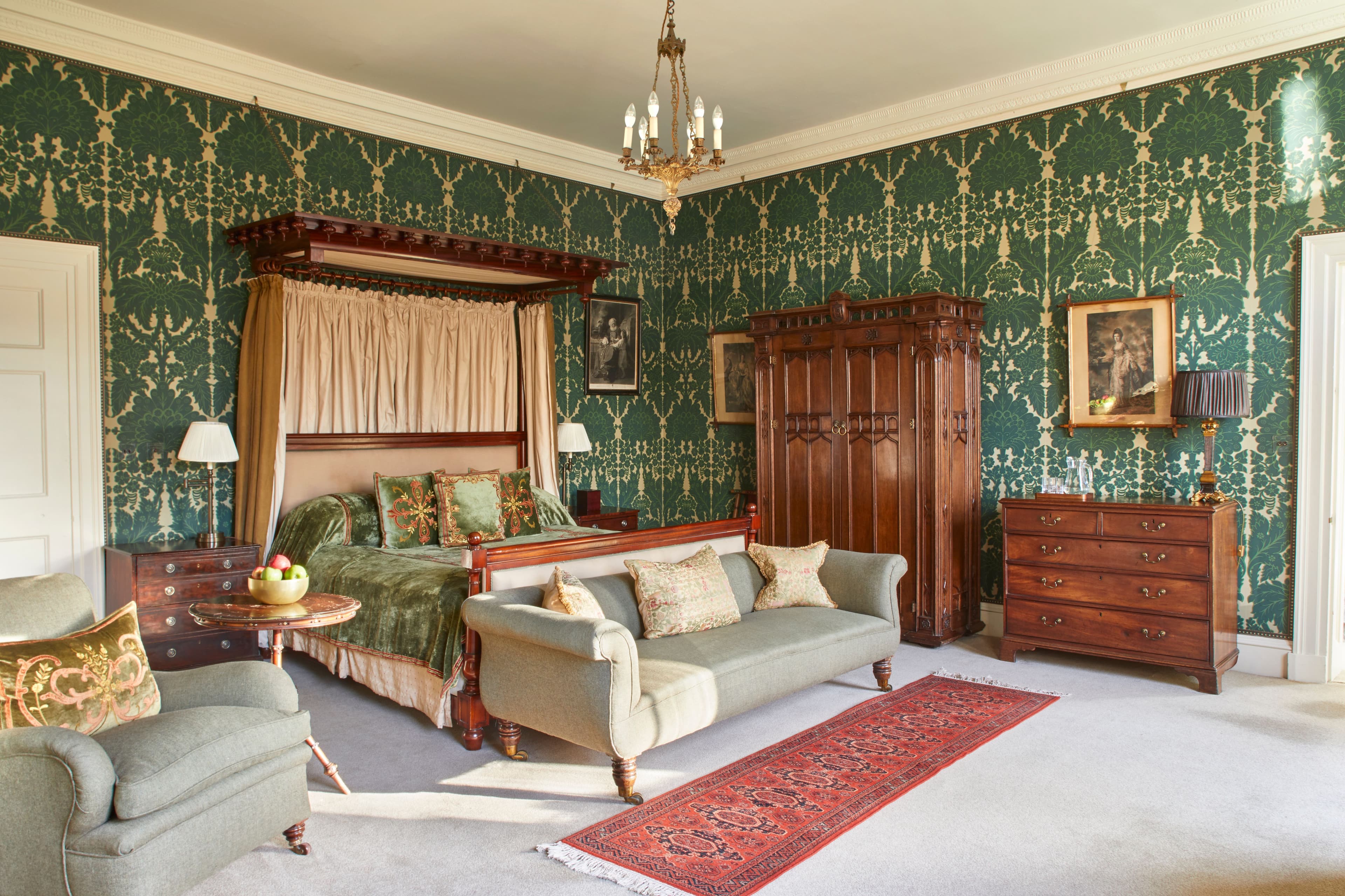 Feature Room