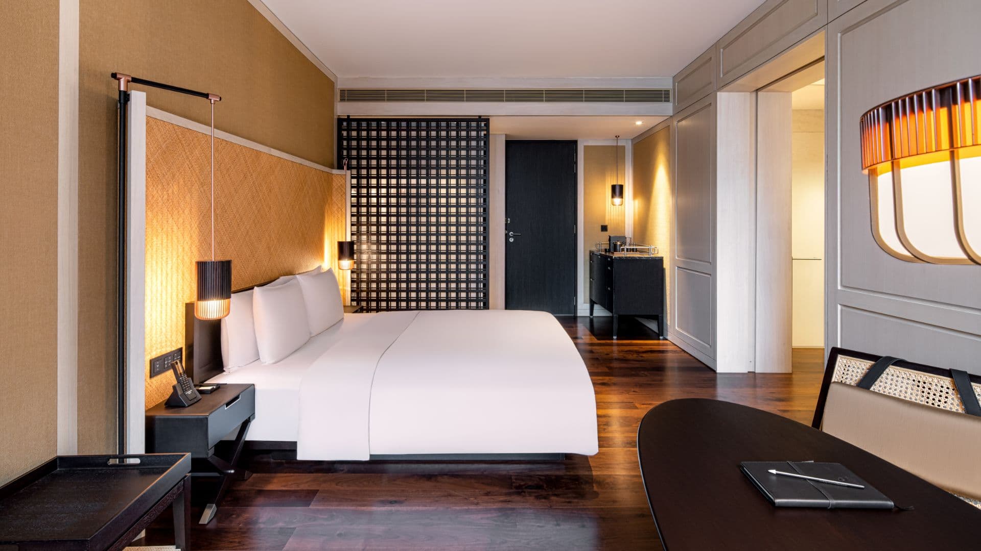 2-Bedroom Deluxe Suite – Twin Towers View