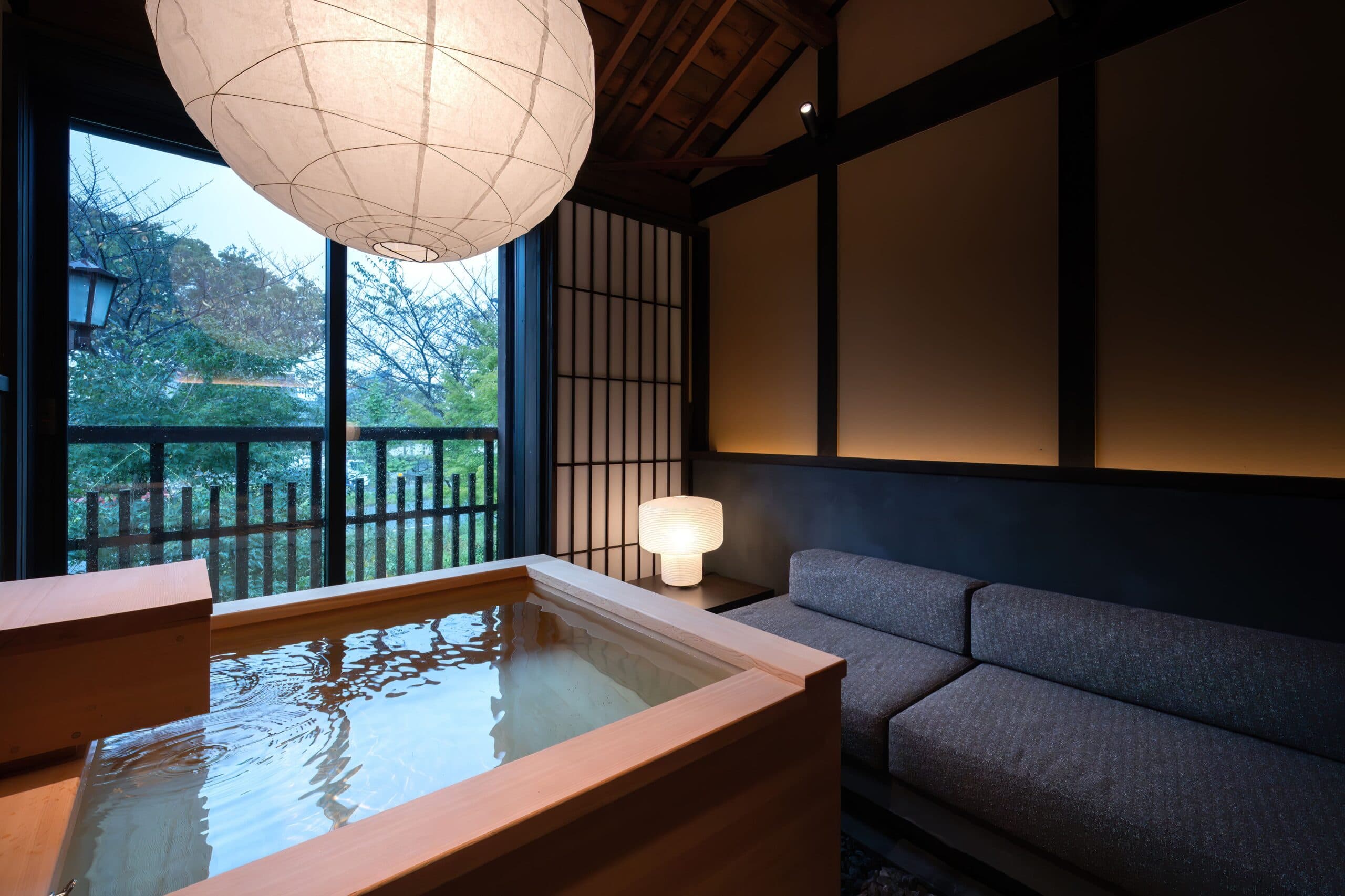 Hiuchi / Hashira / Magusa — Deluxe King