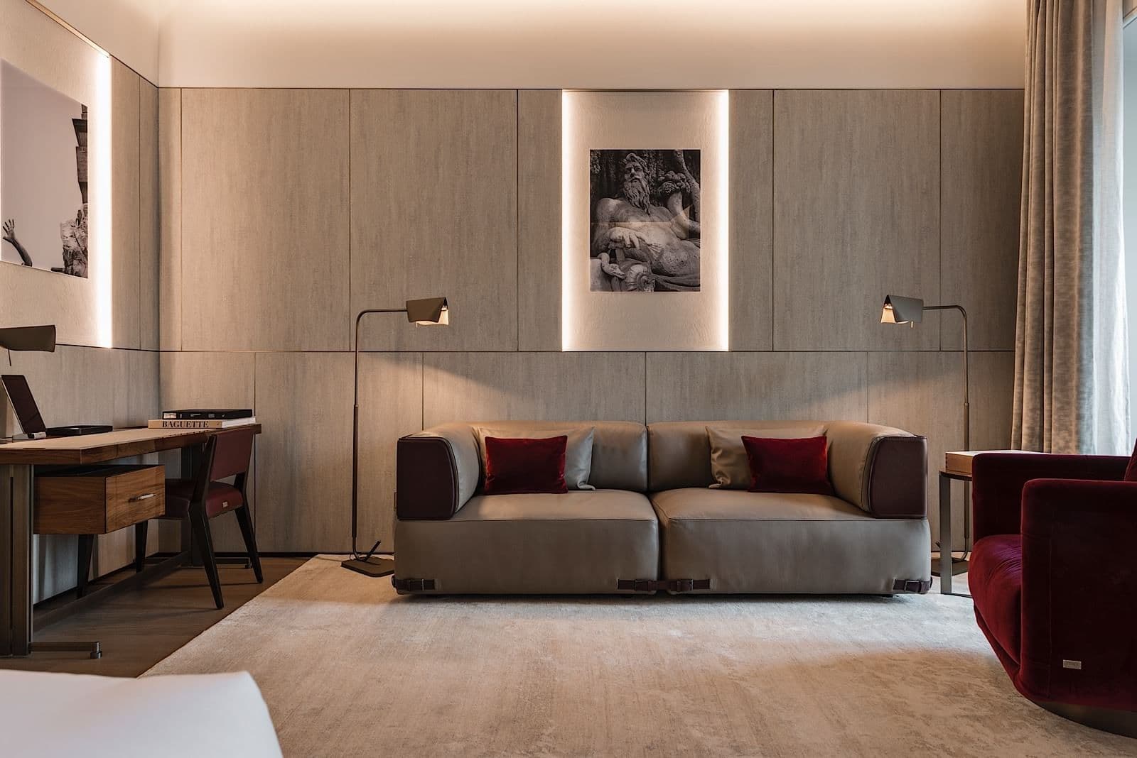 Deluxe Suite 4