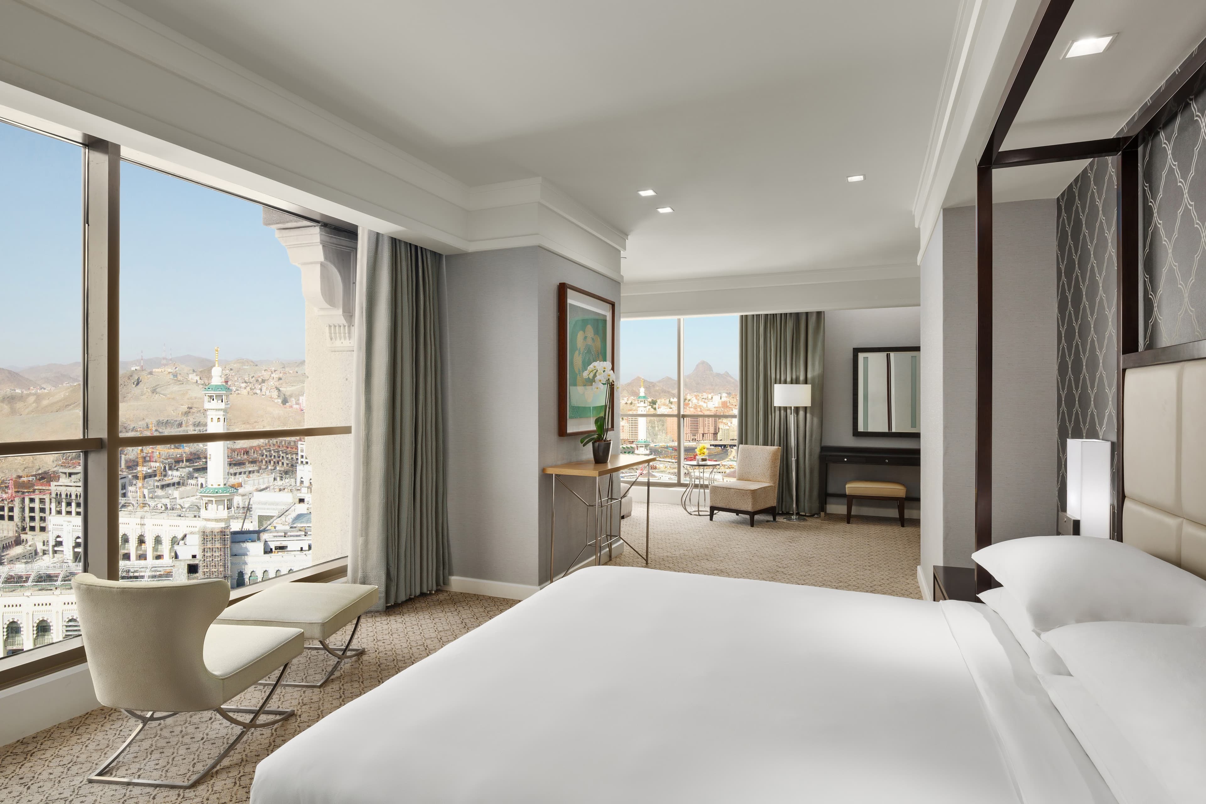 King Bed With a View and Club Access