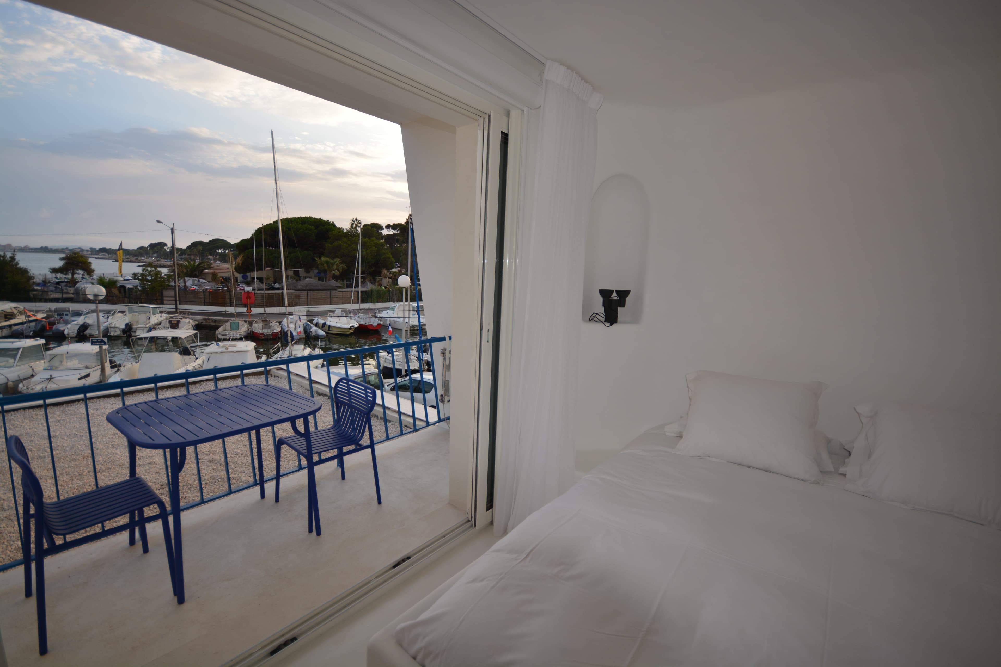 Double Room – Sea View (1st Floor)