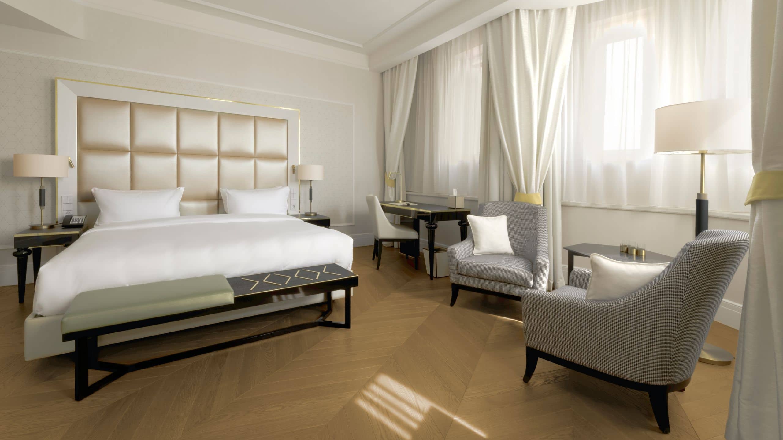 1 King Bed
