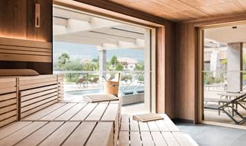 Deluxe Suite with Private Pool Access