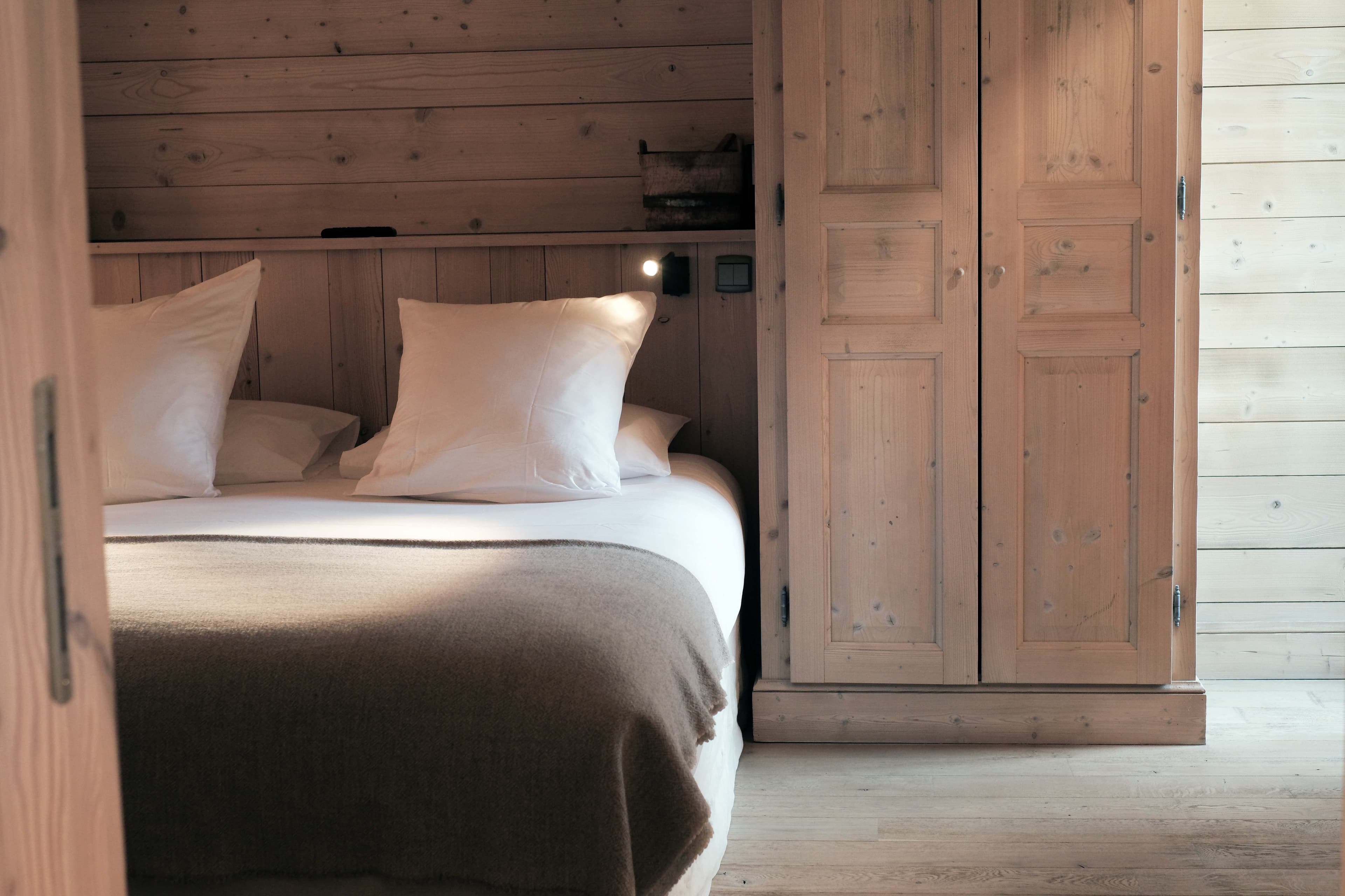 Room 11 — Suite