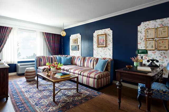 Graduate Queen Queen Room