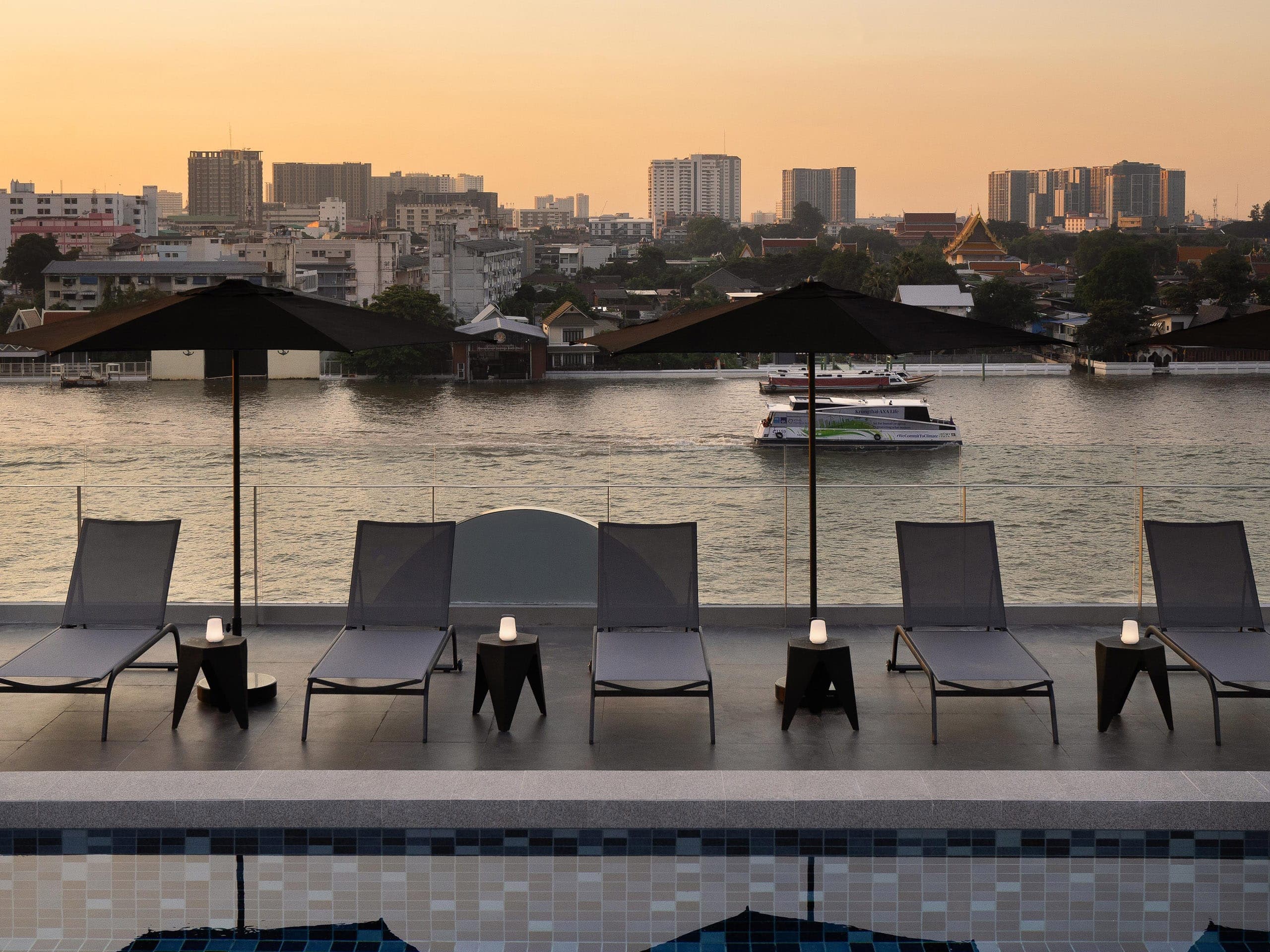 The StandardX, Bangkok Phra Arthit
