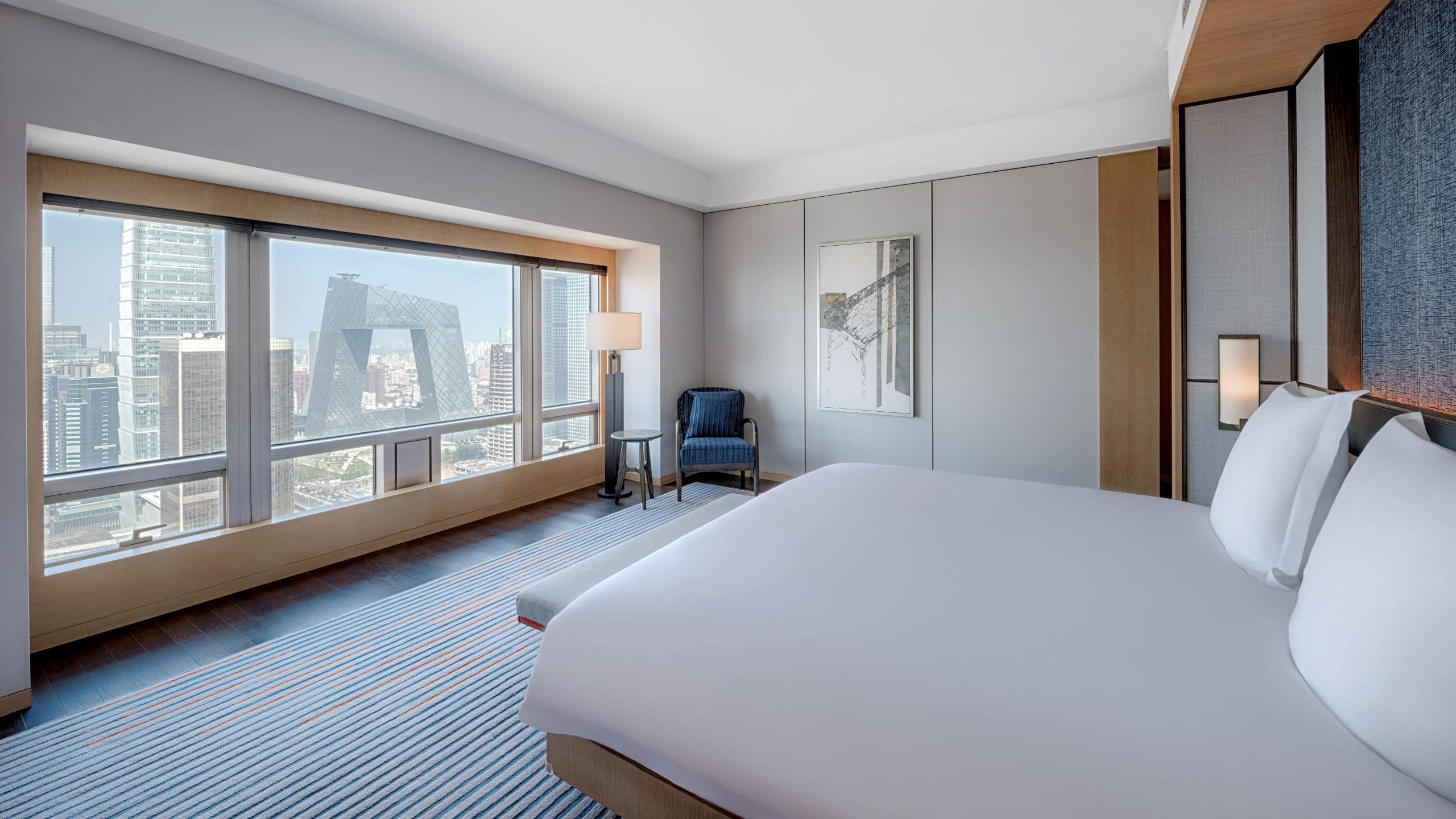 1 King Bed With CBD Tower View