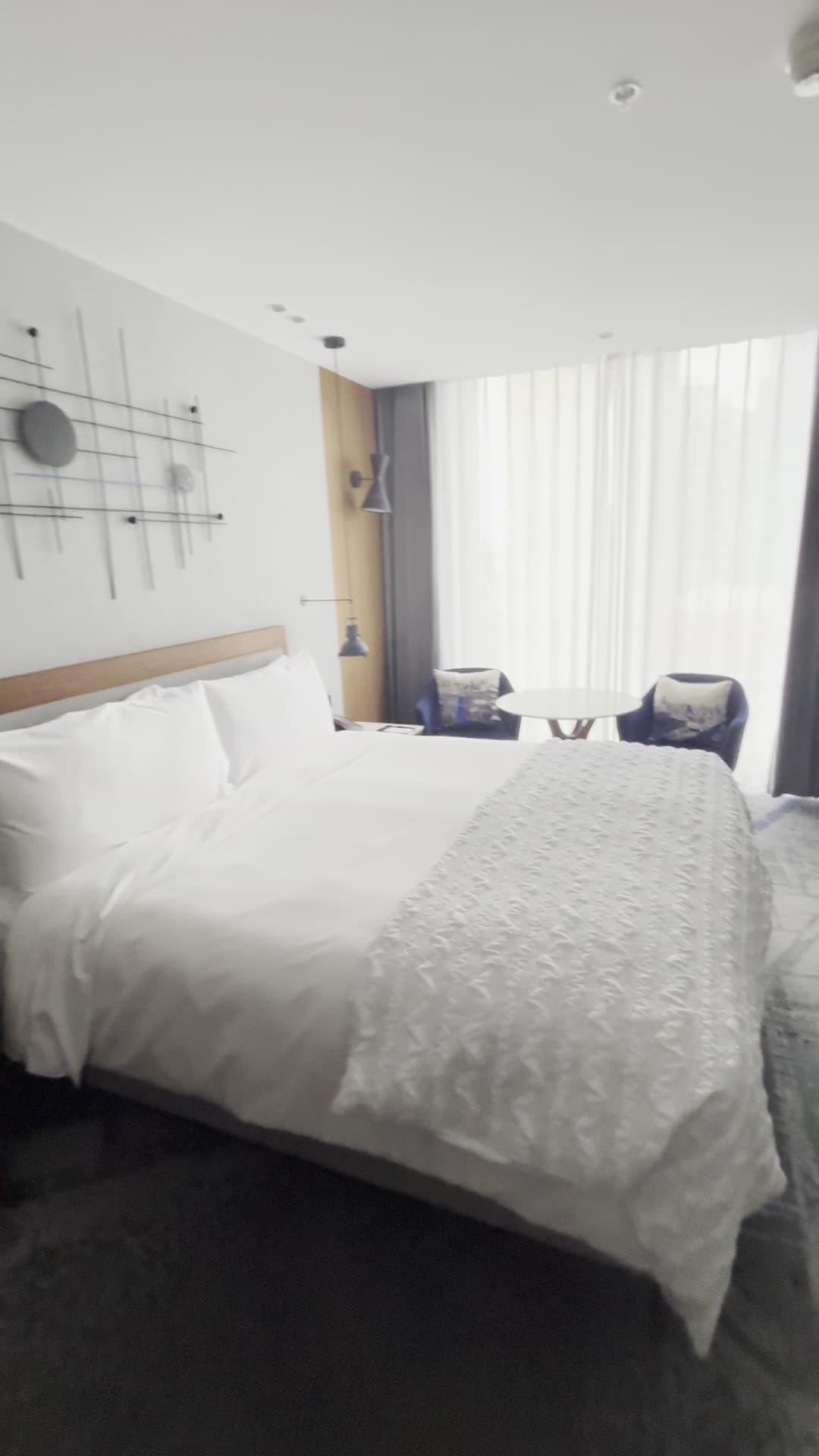 Heritage King Room