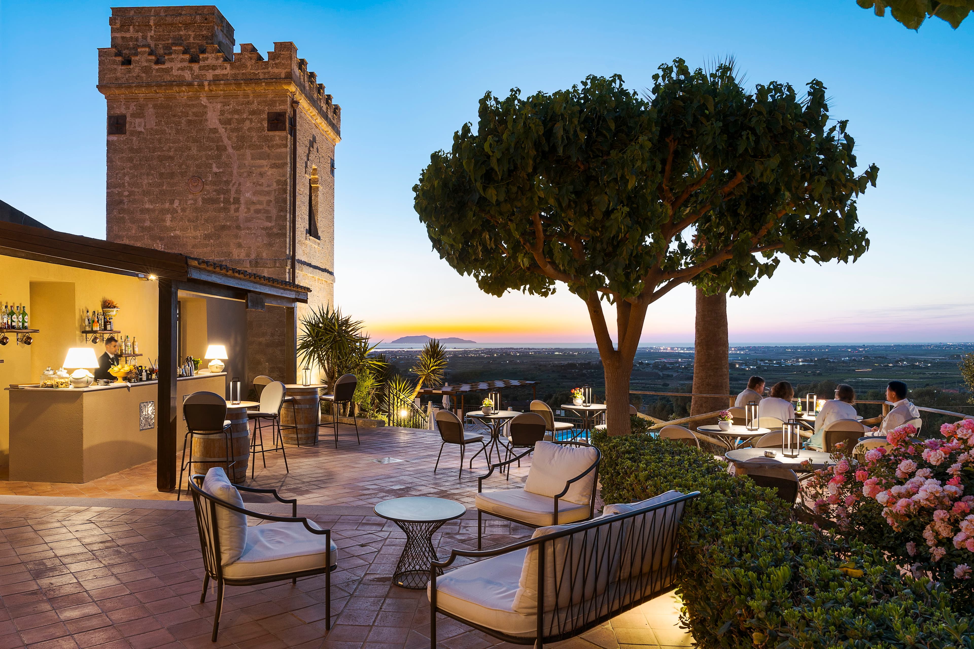 Junior Suite with Terrace – Garden and Partial Sea View