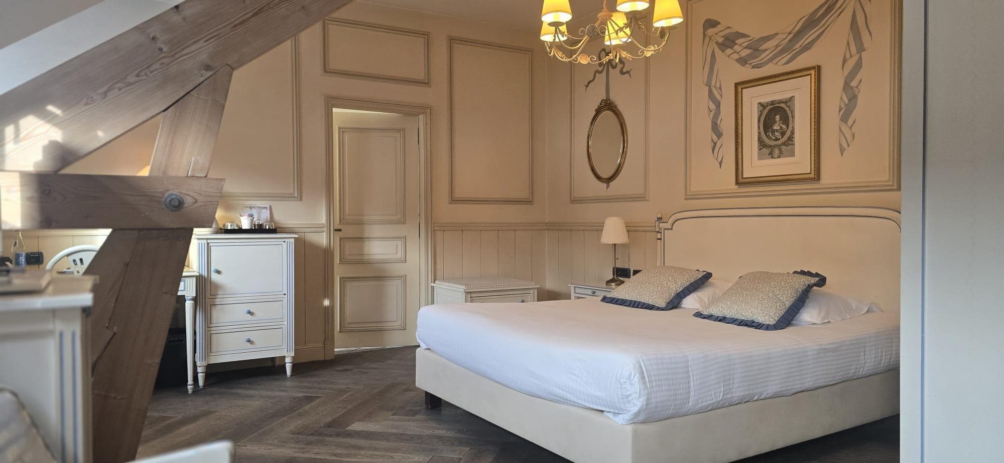 Colonial Blue or Red Room