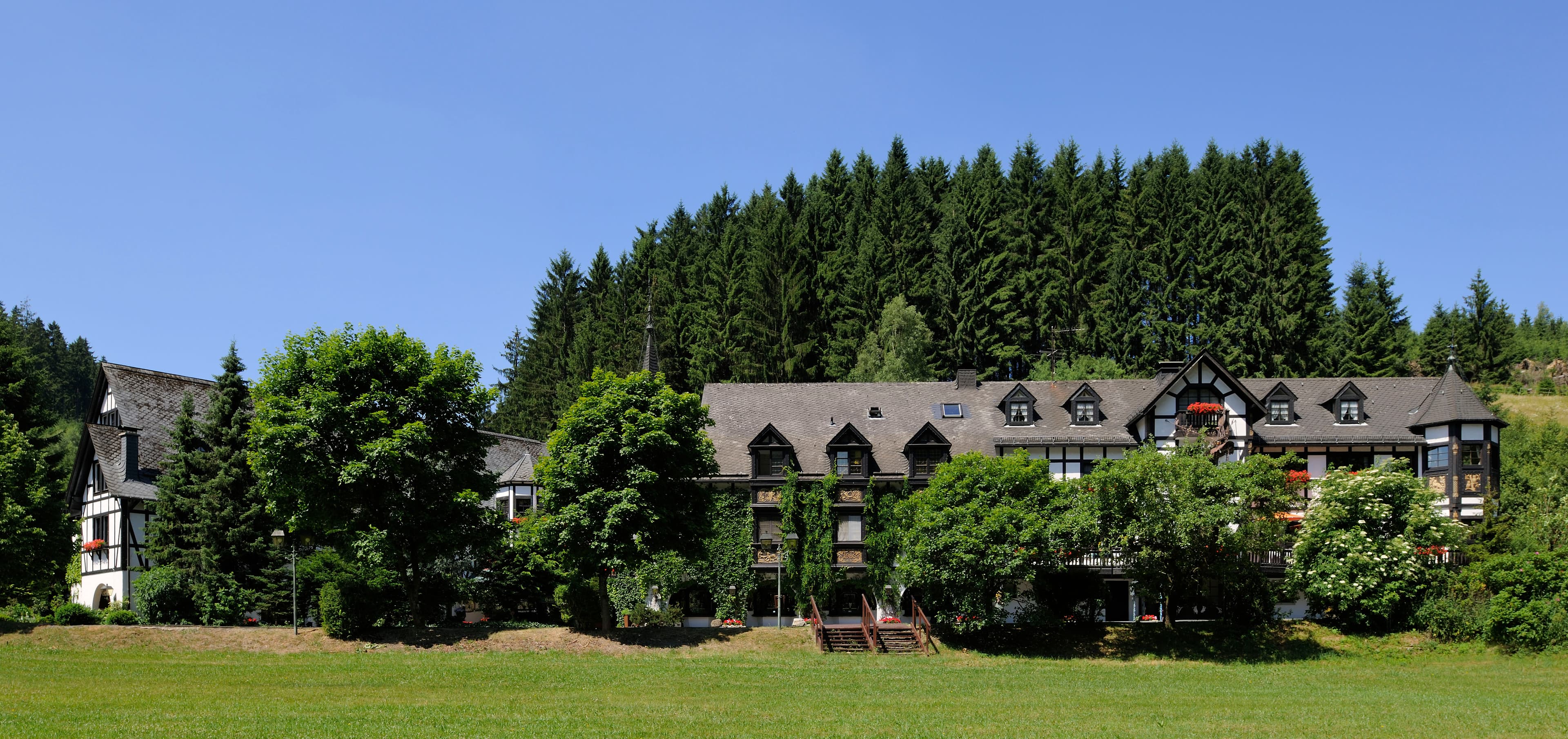 Country Flower Apartment