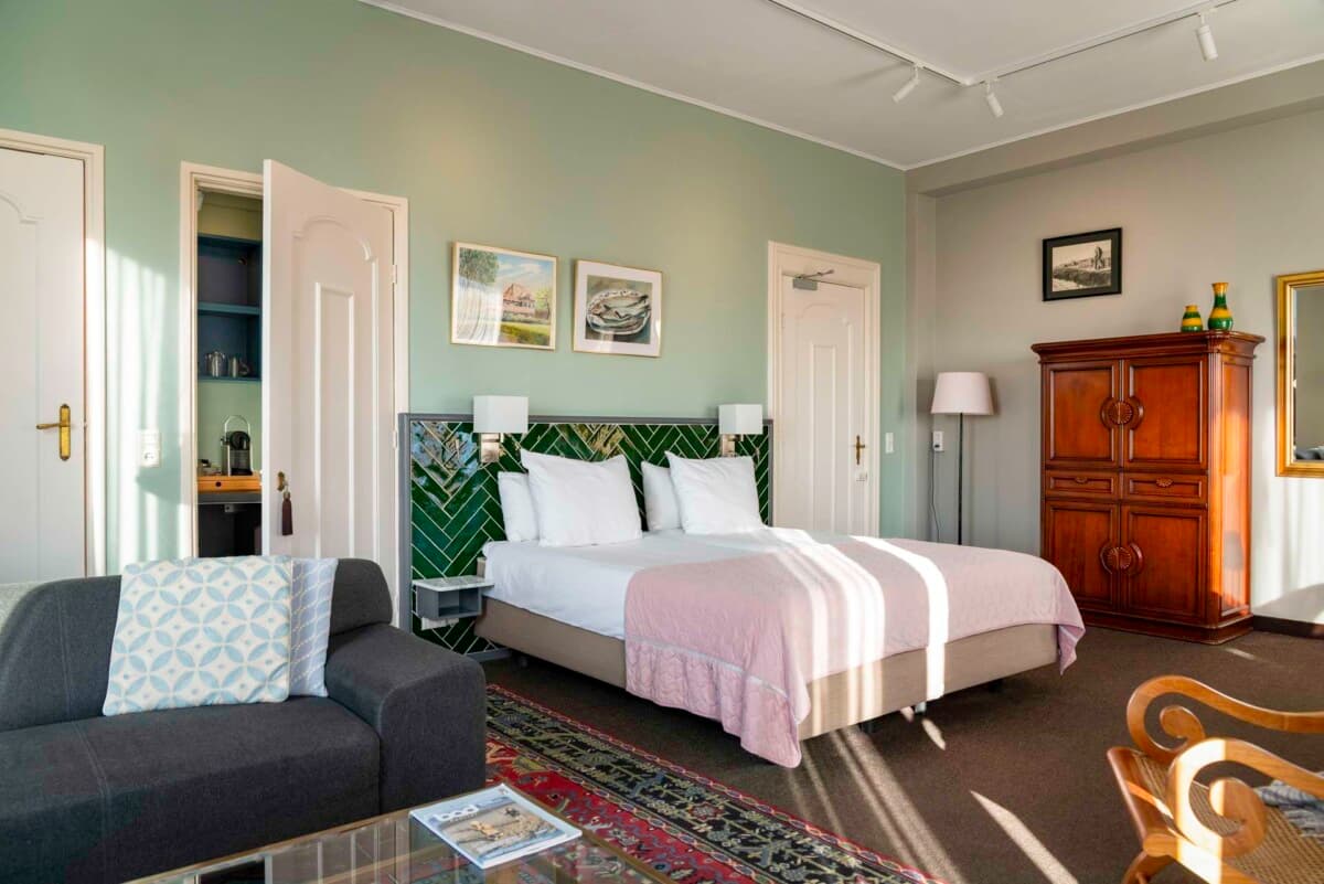 The Mayor's Room