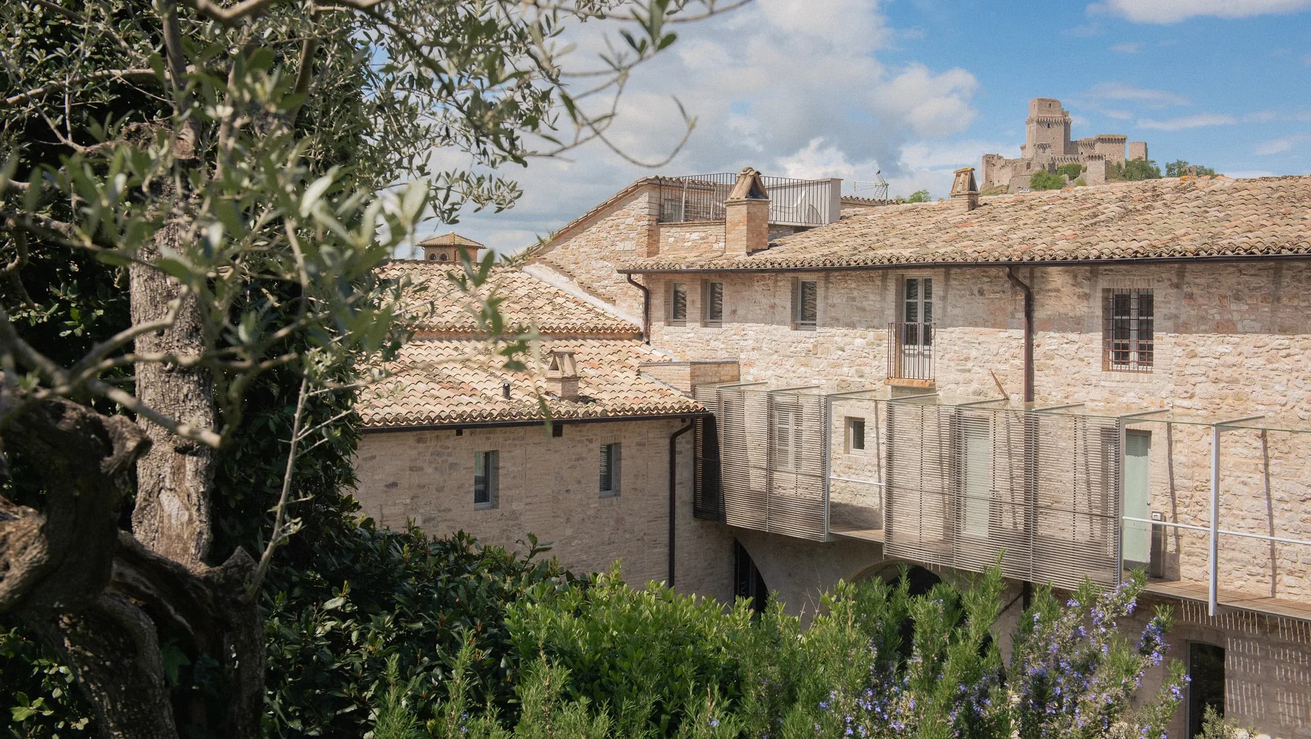Nun Assisi Relais