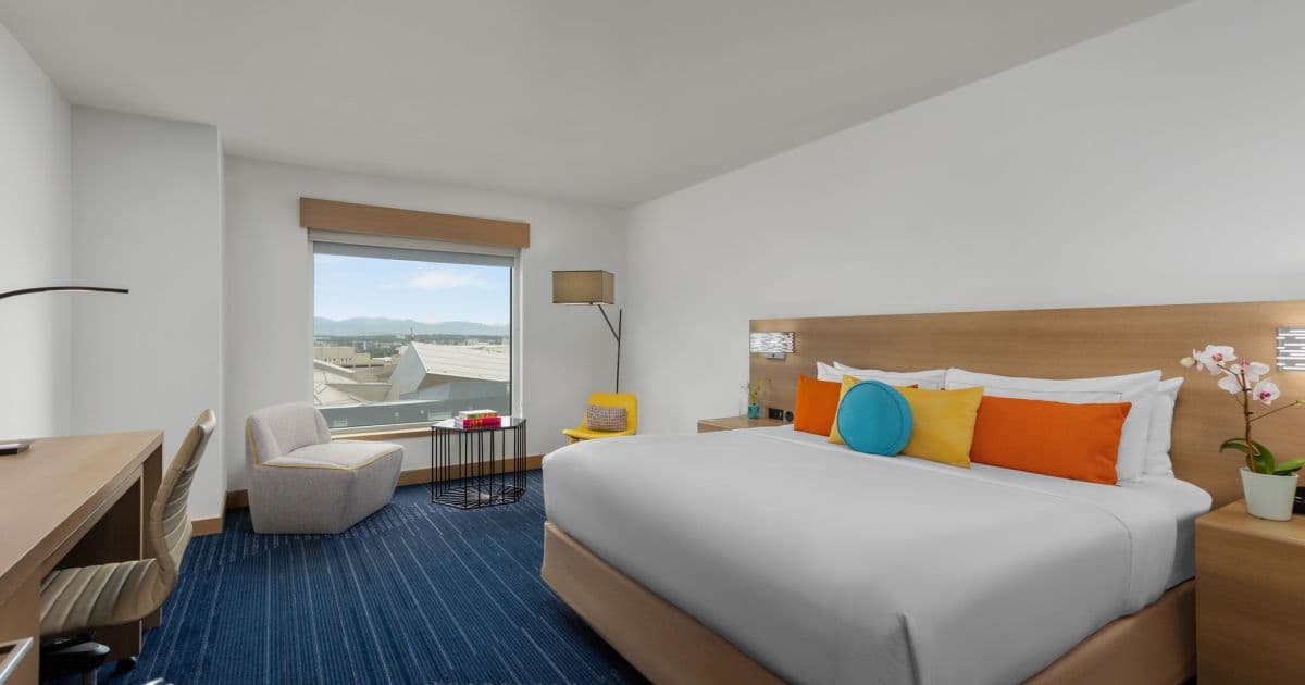 1 King Bed Accessible