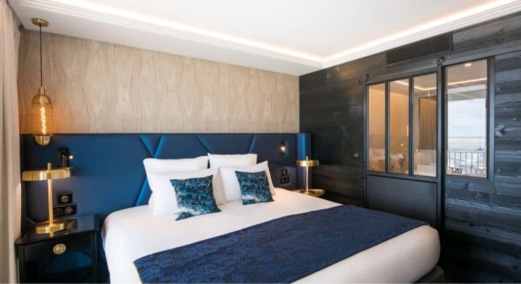 Deluxe Room, Inland View, 1 King-Size Bed, Balcony